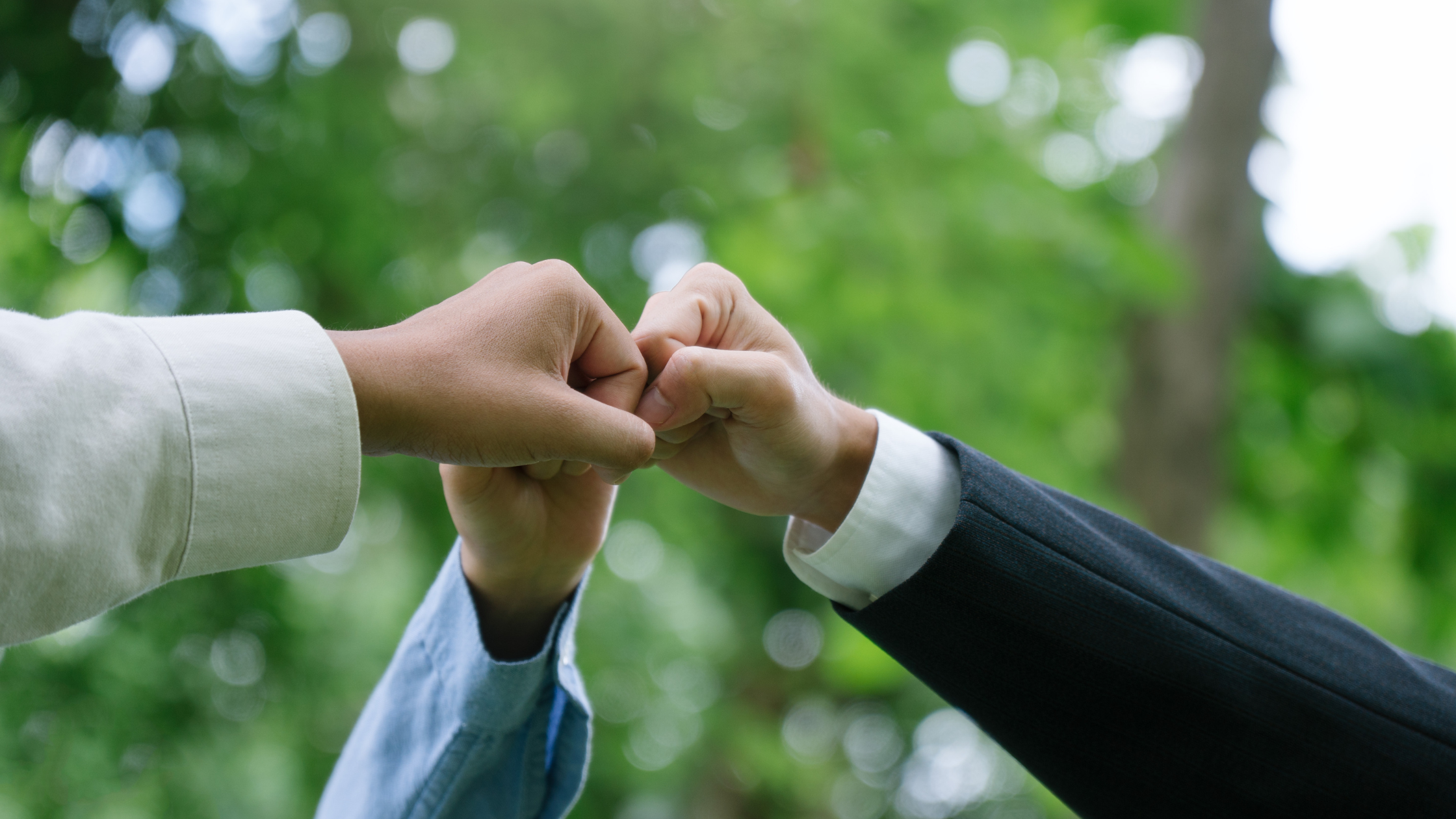 Empacty manos unidas